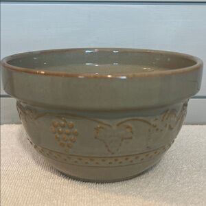 Embossed Ceramic Stoneware Vintage 6 3/4” Mixing Bowl